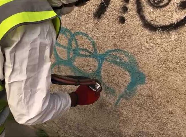 Nettoyage graffitis sur Murs habitat clean Beaune 21200