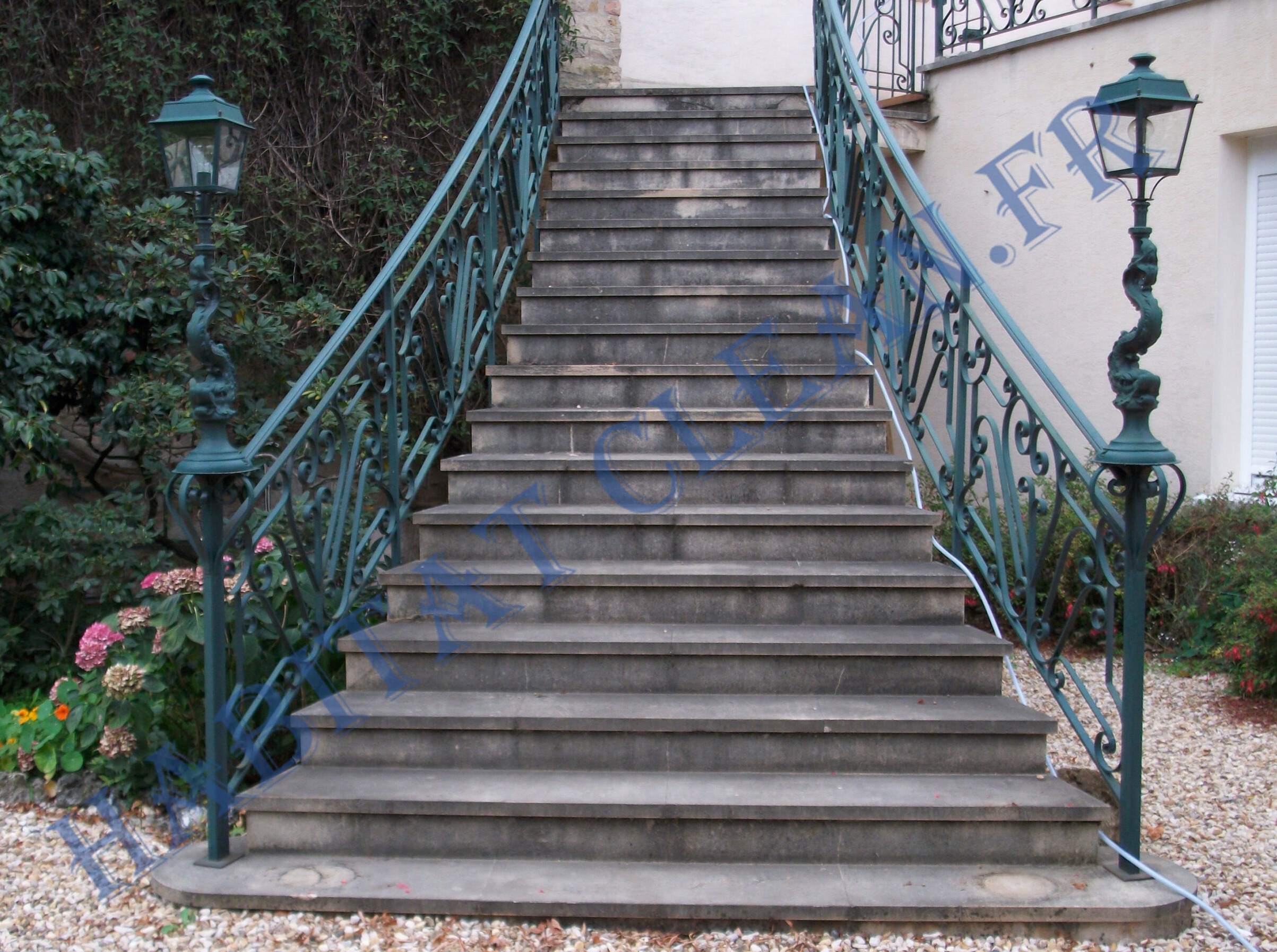 nettoyage-escalier-terrasse-beaune-21200av-scaled
